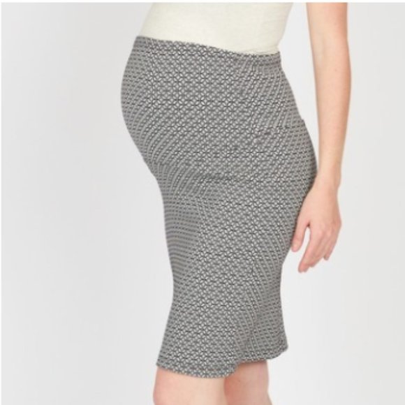 Noir Maternity Geometric Print Skirt - Picture 2 of 6
